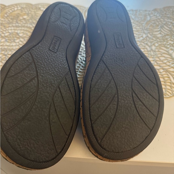 Propet Women’s Jenna Sandals - Picture 6 of 13